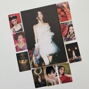 Jisoo's 1st Single Album, "ME" (Black Photobook vers)